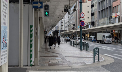 信号交差点　左折