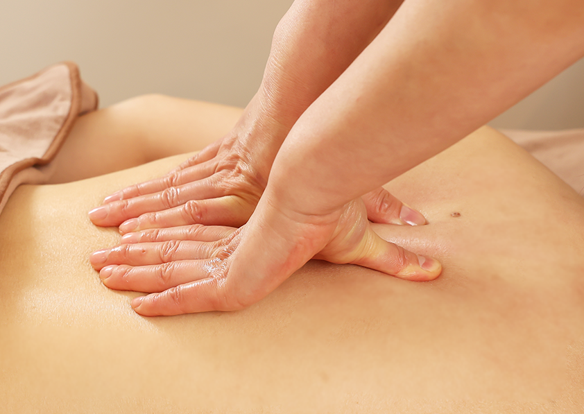 オイルマッサージ